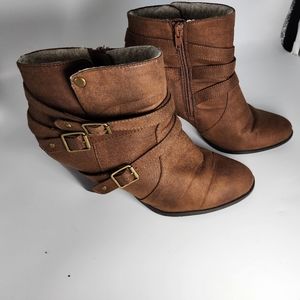 Light Brown Barely Used Ankle Boots with Sherpa Interior